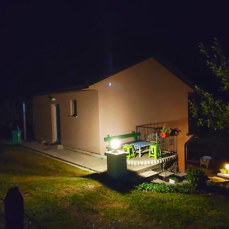Гостевой дом Privatni Smjestaj "Mratinje" Плужине Экстерьер фото